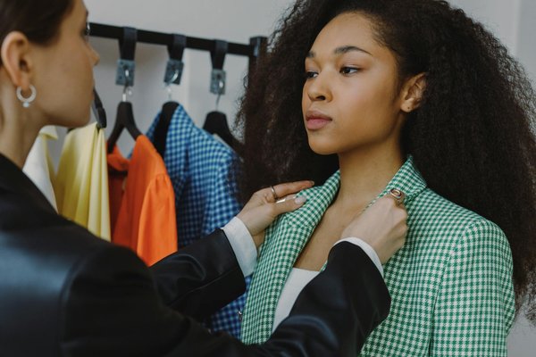 Ceinture pour robe pull : styles, prix et astuces pour un look parfait