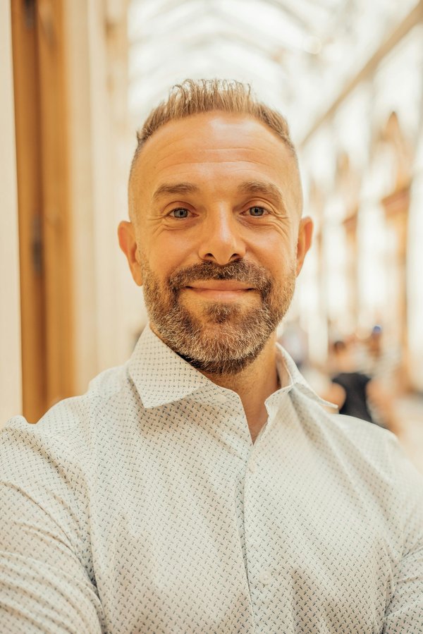 Explorez les chemises pour homme : styles modernes et raffinés